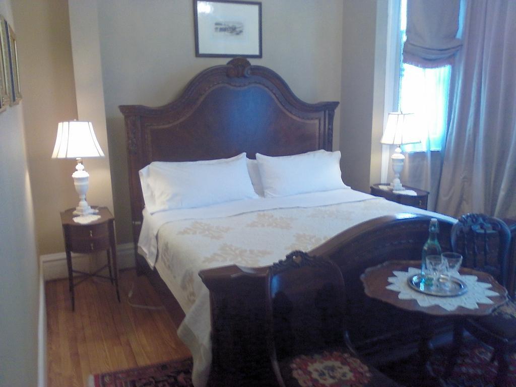A Kingston Bed & Breakfast Exteriör bild